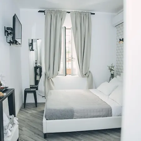Πανσιόν Spagna 4*