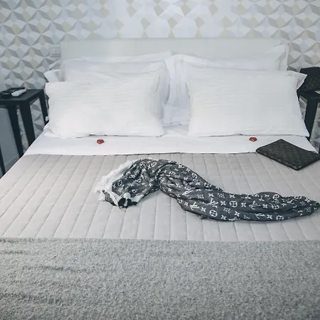 Spagna 게스트하우스 4*